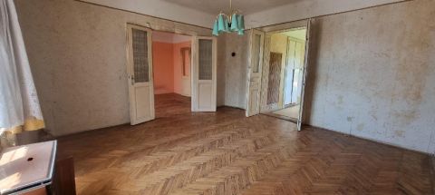 Eladó Ház 2096 Üröm 2096 Üröm, ófalu