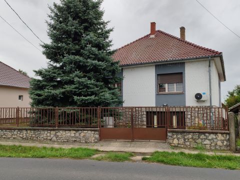 Eladó Ház 8651 Balatonszabadi 