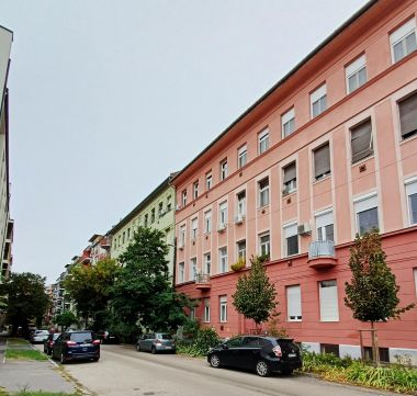 Eladó Lakás 1149 Budapest 14. kerület , Pollangó park közelében, emeleti kis lakás!