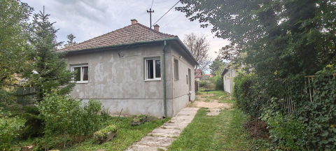 Eladó Ház 2051 Biatorbágy , Központhoz közel, csendes utcában