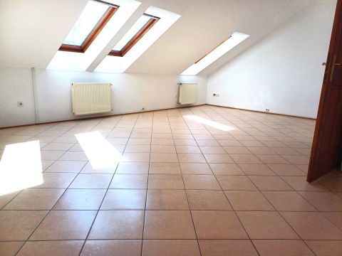 Kiadó Iroda 1089 Budapest 8. kerület Modern, Csendes Irodaház Kiadó Tisztviselőtelepen