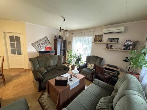 Eladó Ház 4405 Nyíregyháza , Kert utca közelében