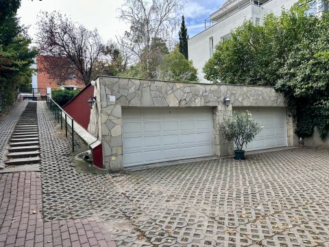Kiadó Lakás 1025 Budapest 2. kerület Panorámás, erkélyes, nappali+hálós lakás, garázzsal az árban