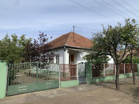 Eladó Ház 2377 Örkény , Központ közelében
