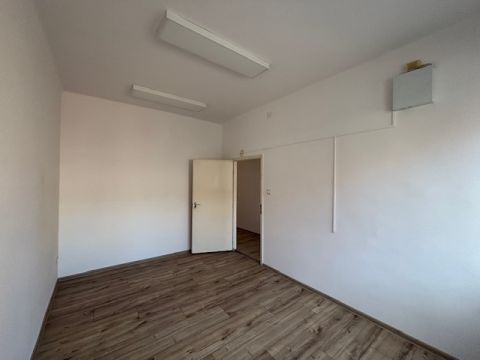 Kiadó Iroda 6100 Kiskunfélegyháza 