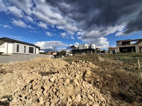 Eladó Telek 2096 Üröm Panorámás telek újépítésű környezetben