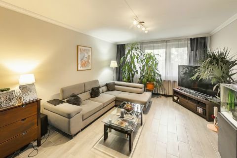 Eladó Lakás 6000 Kecskemét , Földszinti nappali + 2 szobás lakás a vacsiközben