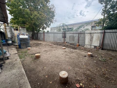 Eladó Ipari 2045 Törökbálint , Műhely, Ipari részen