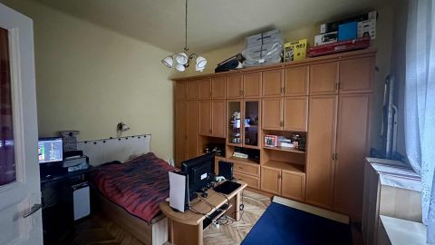 Eladó Lakás 1047 Budapest 4. kerület , Szigetelt, száraz földszinti lakás Újpest központi részén