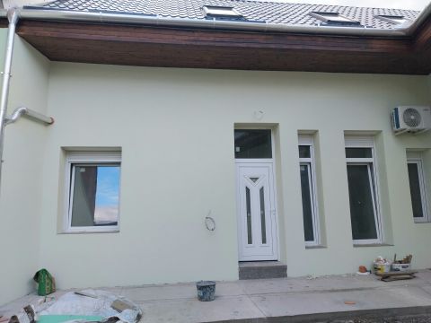 Eladó Lakás 3200 Gyöngyös , Belváros közeli