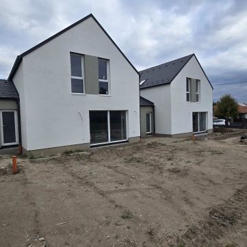 Eladó Lakás 8095 Pákozd NAGY CSALÁDOK FIGYELEM!