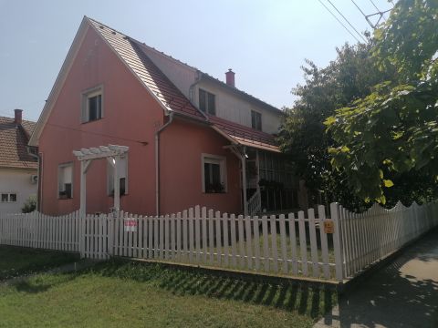 Eladó Ház 7800 Siklós 