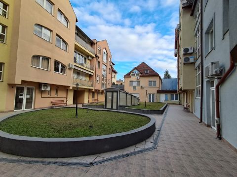 Eladó Lakás 4025 Debrecen , Salétrom utcán belső udvarra tekintő garzon lakás