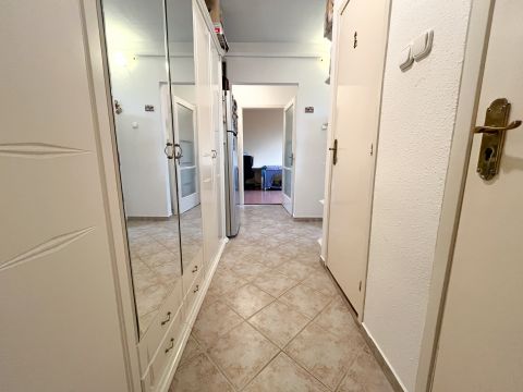 Eladó Lakás 2310 Szigetszentmiklós Szent Miklós úton 2 szobás lakás, erkéllyel és klímával 
