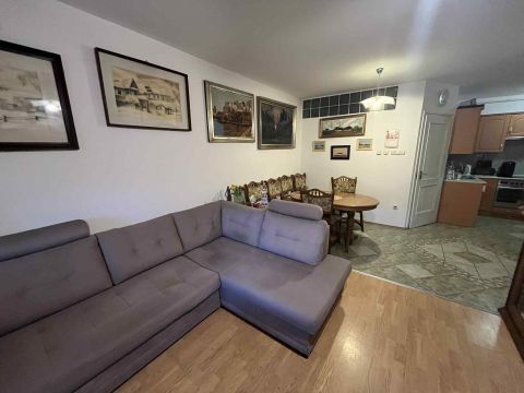 Eladó Lakás 6000 Kecskemét , Belvárosi  erkélyes lakás teremgarázzsal