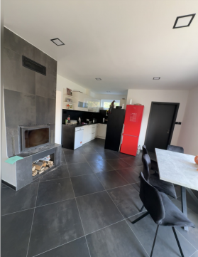 Eladó Ház 9244 Újrónafő , Fő utca közelében