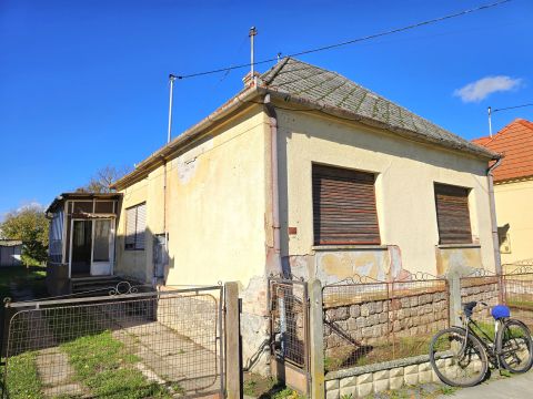 Eladó Ház 7968 Felsőszentmárton , Családi ház megkezdett átalakítással, sok lehetőséggel