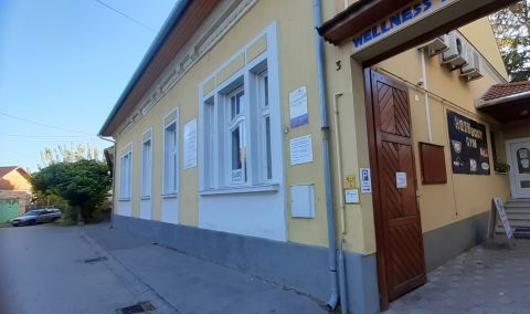 Eladó Üzlethelyiség 6600 Szentes Szentes központi rész