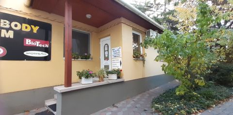 Eladó Üzlethelyiség 6600 Szentes , Szentes központi rész