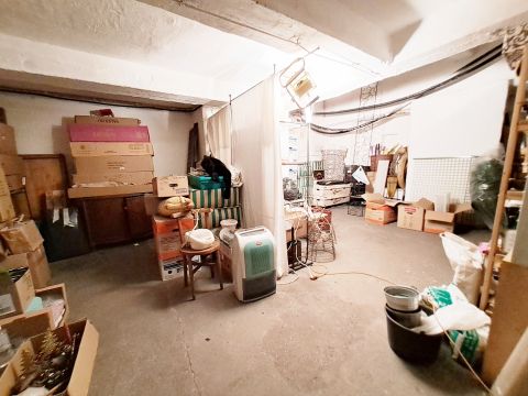 Eladó Tároló/Raktár 1015 Budapest 1. kerület Raktárnak, műhelynek, stb. szuterén a Hattyú utcában