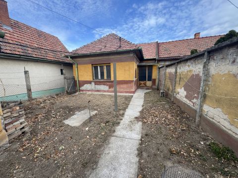 Eladó Ház 6000 Kecskemét 