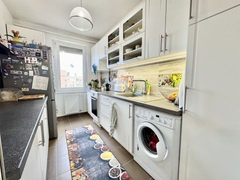 Eladó Lakás 1048 Budapest 4. kerület 