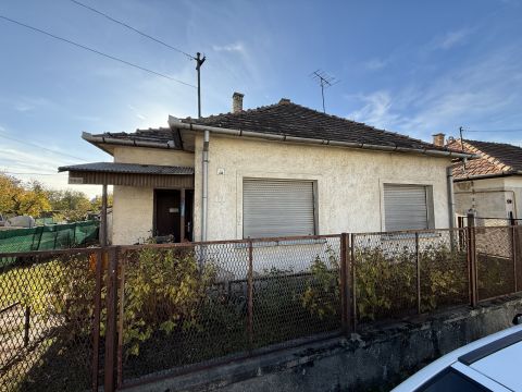 Eladó Ház 8000 Székesfehérvár 