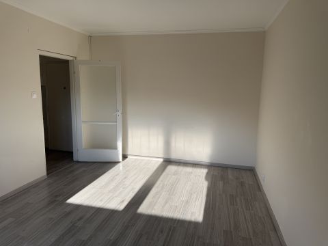 Eladó Lakás 1158 Budapest 15. kerület Jó állapotú azonnal költözhető 1,5 szobás lakás