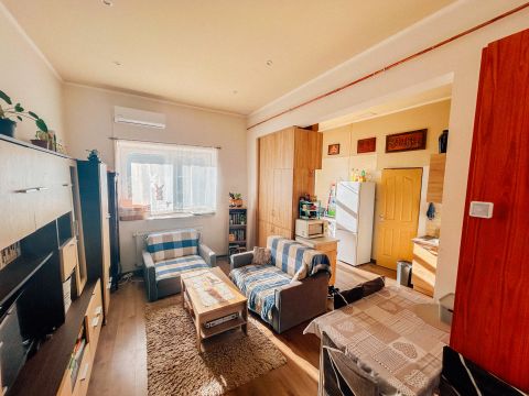 Eladó Lakás 1158 Budapest 15. kerület , Pestújhely csendes utcájában, Otthon Start hitelre alkalmas