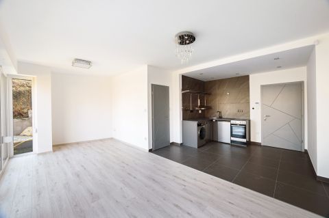 Eladó Lakás 1023 Budapest 2. kerület , Kiváló lokáció-Sétatávolságra a Kolosy tér-Kertkapcsolat