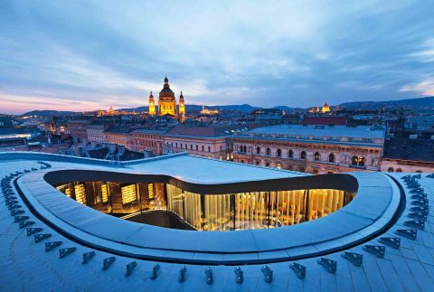 Eladó Ház 1061 Budapest 6. kerület Andássy út - Bazilika közelében
