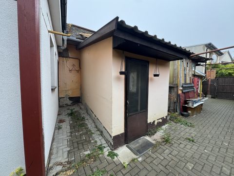 Eladó Lakás 6000 Kecskemét 