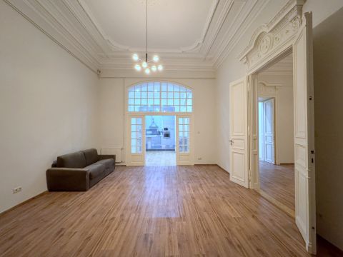 Kiadó Lakás 1051 Budapest 5. kerület 