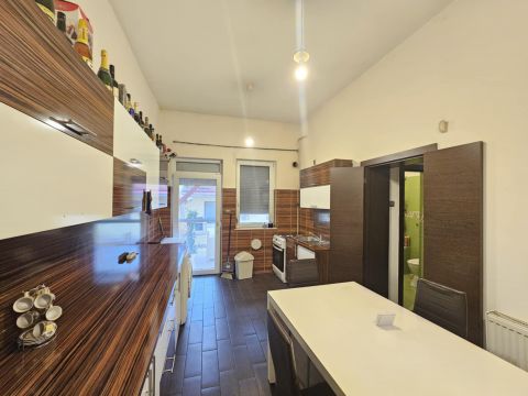 Eladó Ház 1044 Budapest 4. kerület 