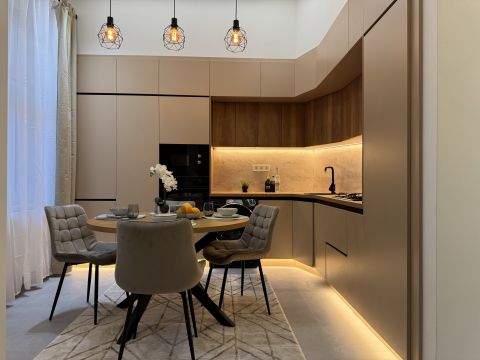 Eladó Lakás 1064 Budapest 6. kerület 