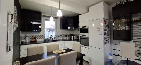 Eladó Ház 2314 Halásztelek , Ikerház fél, napelemmel, saját kerttel