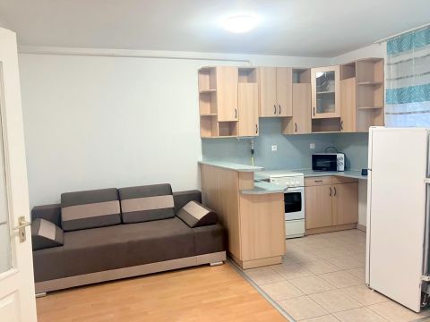 Kiadó Lakás 4400 Nyíregyháza , Belvároshoz közeli kedvellt utca