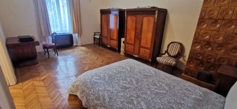 Eladó Lakás 1132 Budapest 13. kerület , Újlipótváros közkedvelt utcájában.