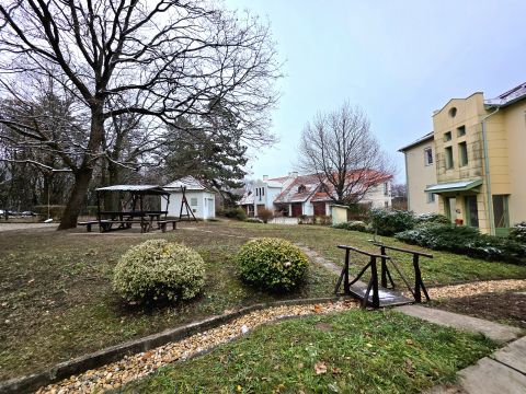 Eladó Lakás 2100 Gödöllő , Egyetemhez közel 2 szobás lakás eladó