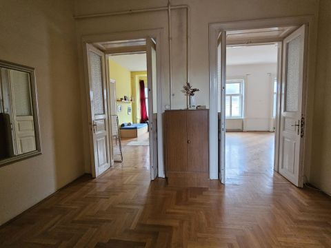 Eladó Lakás 1085 Budapest 8. kerület Több lakássá alakítható 
