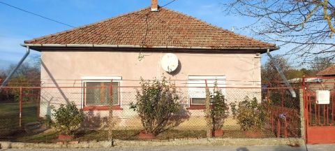 Eladó Ház 5471 Tiszakürt , 5471 Tiszakürt, Jó, csendes