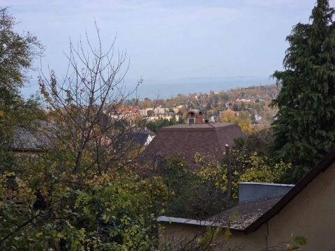 Eladó Ház 8640 Fonyód , Balatonra panorámás ház.