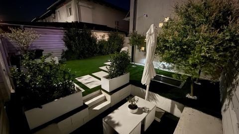 Eladó Lakás 2330 Dunaharaszti , Bezerédi-lakóparkban, újszerű, nappali +3 hálós, nagy terasz