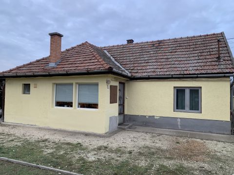 Eladó Ház 2377 Örkény , Vasútállomás közelében