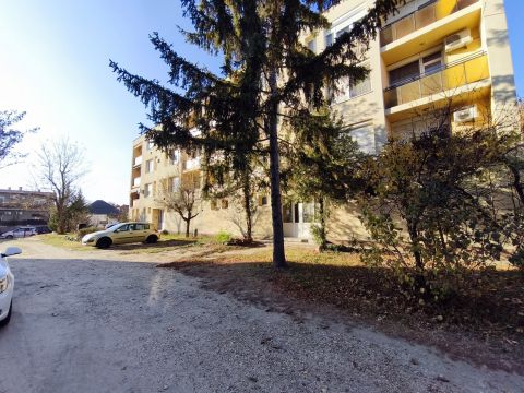 Eladó Lakás 2233 Ecser 