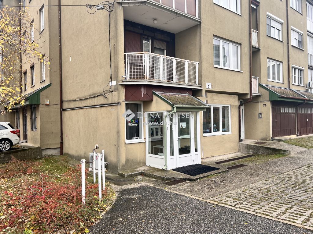 8220 Balatonalmádi — 1/8