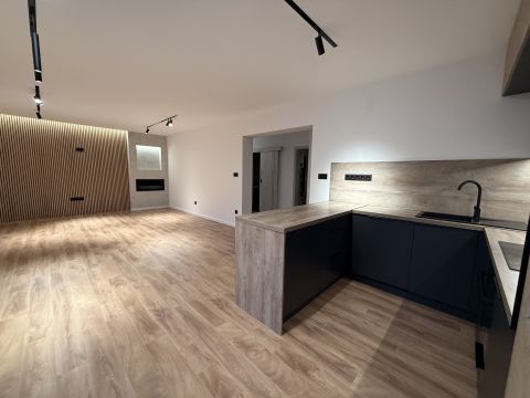 Eladó Lakás 7635 Pécs Mecsekoldal-Bálics 3 szobás panorámás felújított lakás