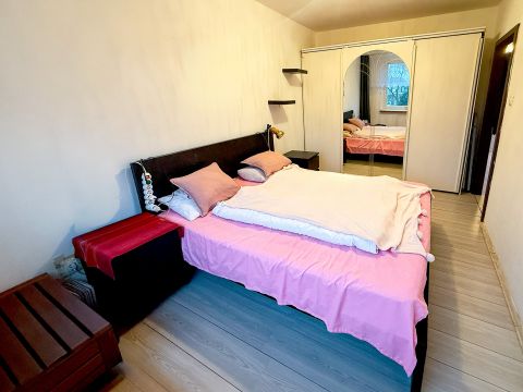 Eladó Lakás 8600 Siófok , központban kétszobás, első emeleti, napfényes panellakás