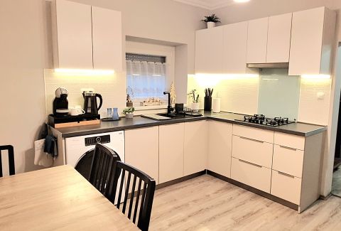 Eladó Ház 6000 Kecskemét NAPPALI + 3 SZOBÁS HÁZ NAGY KERTTEL, AKÁR 2 GENERÁCIÓNAK IS