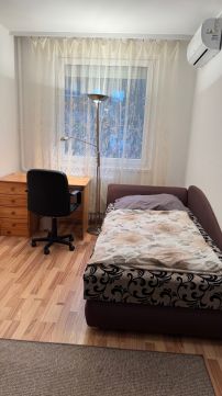 Kiadó Lakás 4026 Debrecen Belvárostól séta távolságra 3 szobás, felújított lakás KIADÓ